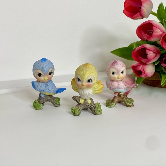 ADORABLE Set Of 3 Vintage Kitschy Colorful Porcelain Birdie Figurines - Picture 2 of 10